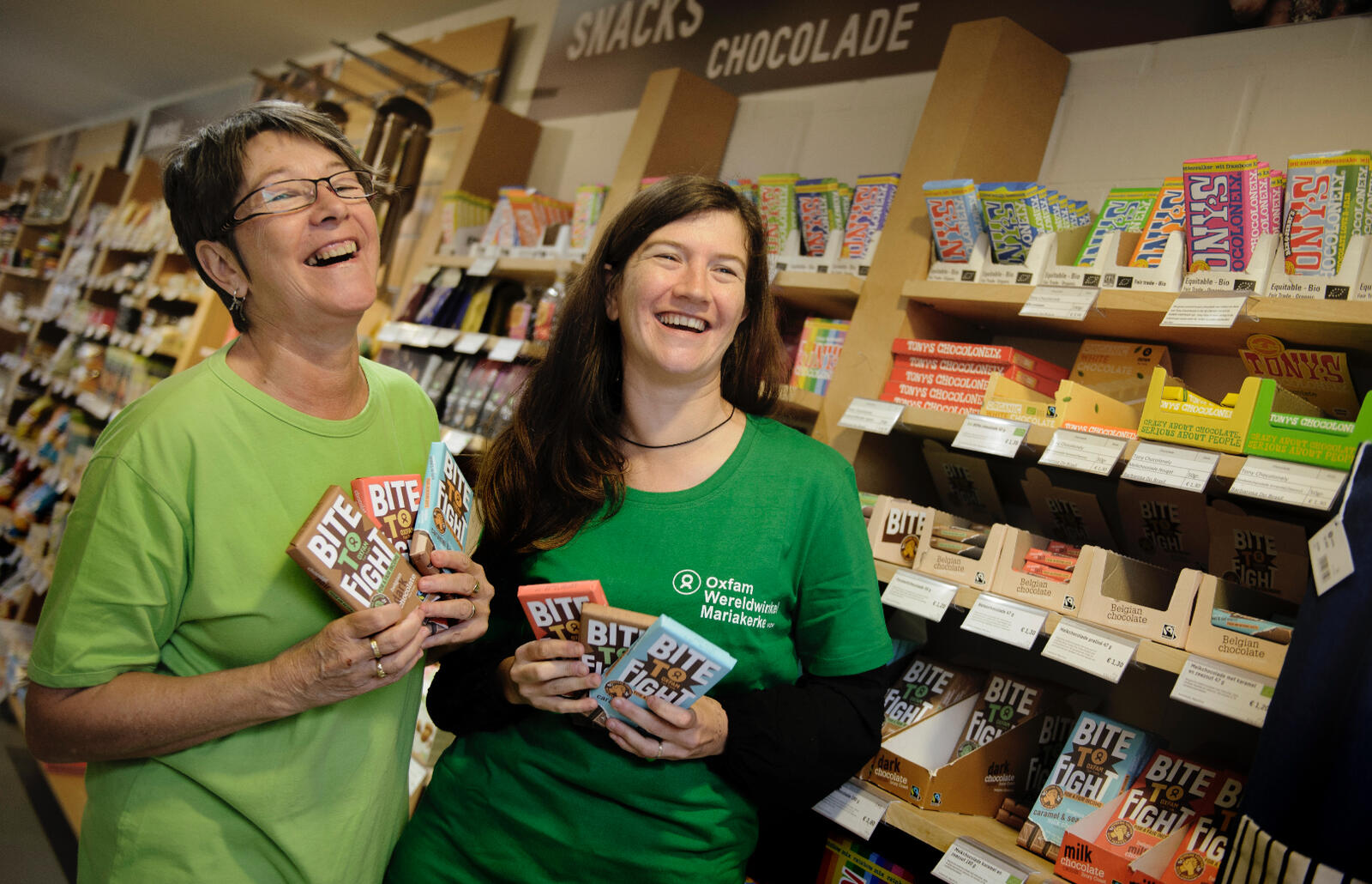 vrijwilligers in een wereldwinkel